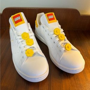 Stan smith legos adidas size women’s 9.5 white. Great condition